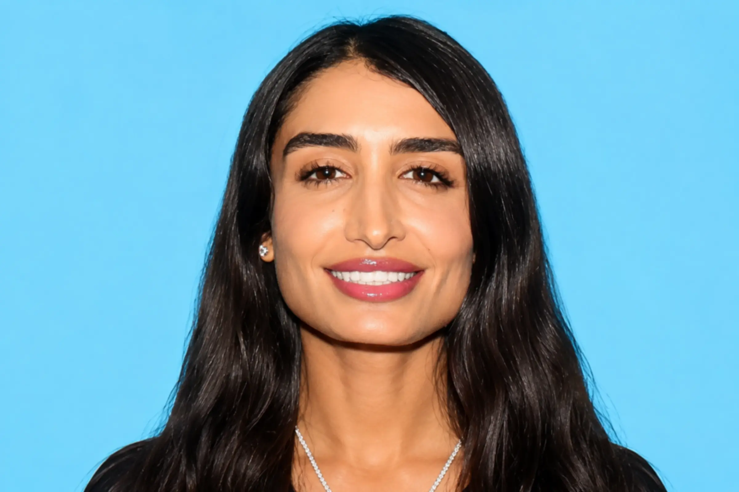 Adva Lavie, also known as Mia Ventura, is accused of using dating apps and social media to gain access to victims' homes before allegedly stealing cash and luxury items.