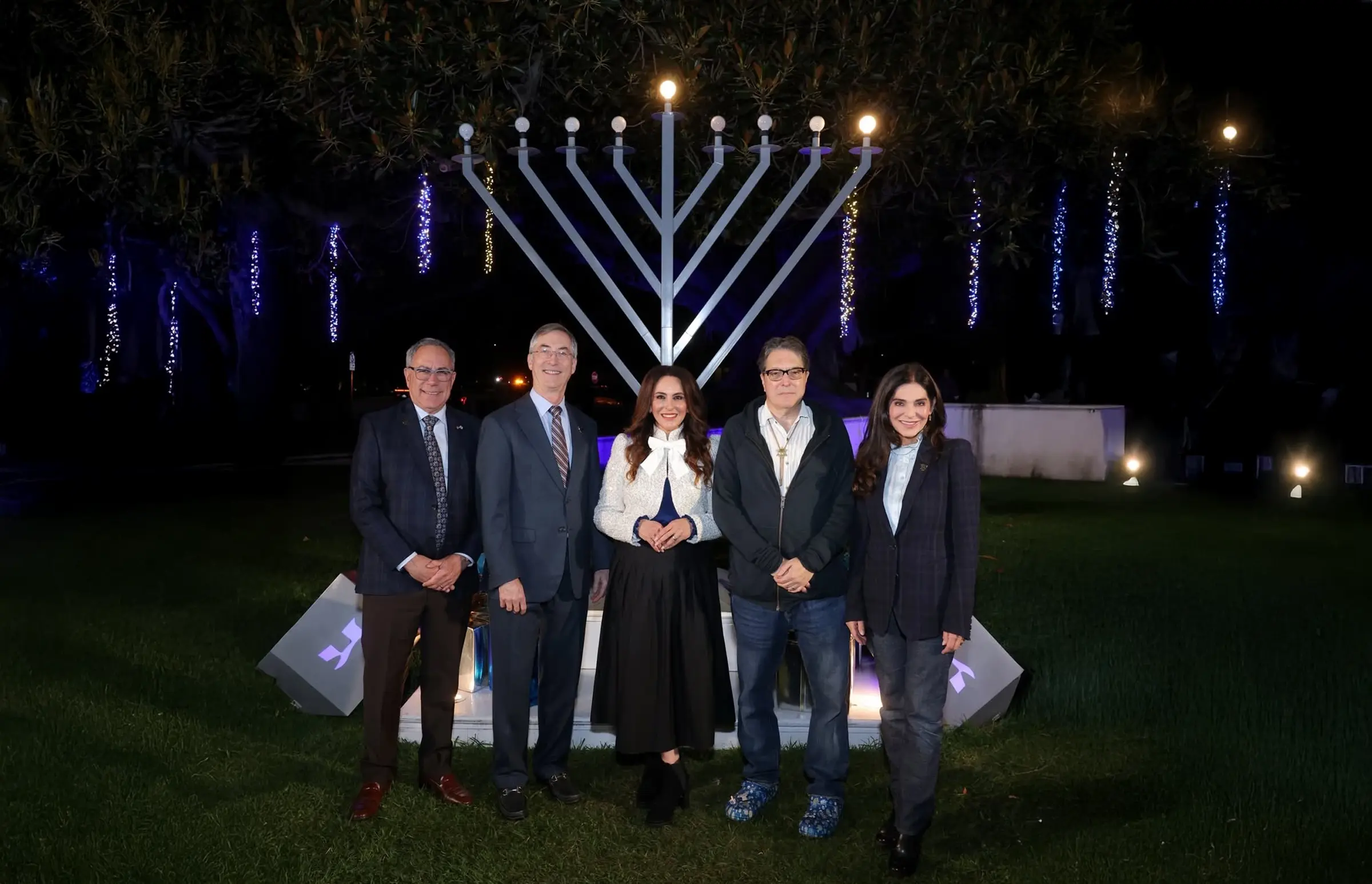 Beverly Hills Marks Second Night of Hanukkah With Menorah Lighting Ceremony
