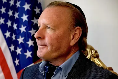 Clayton Moshe Saunders Announces Run for Beverly Hills Council